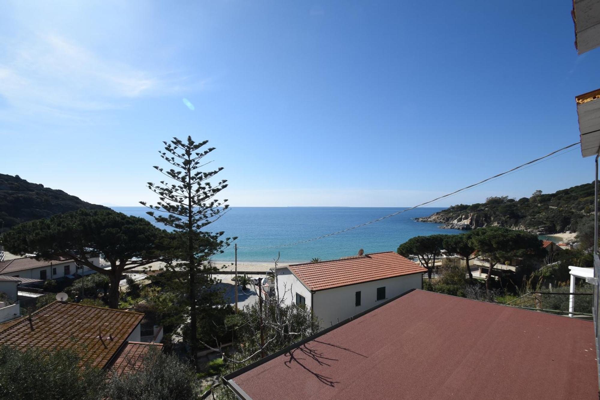 Appartamenti Cavoli - Vista Mare Con Terrazze, Clima E Posti Auto Spiaggia di Cavoli Exterior photo